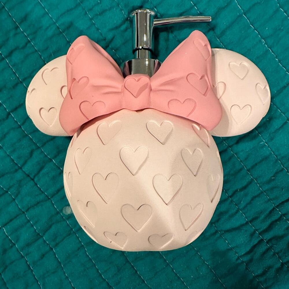 NWT Disney HOME Pink Embossed Hearts Minnie Mouse Bow Lotion Soap Dispenser